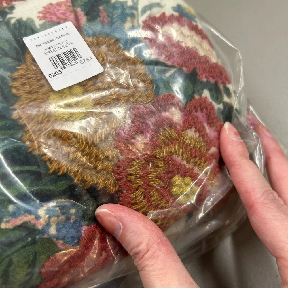 Pottery Barn Margeaux Embroidered Floral Reversible Quilt Bedding Full Queen NWT
